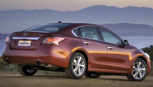 Самый ненадежный автомобиль среднего класса - Nissan Altima